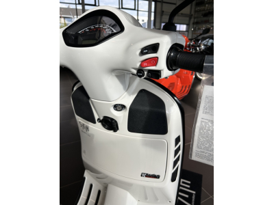 Vespa GTS 300 Racing 60s