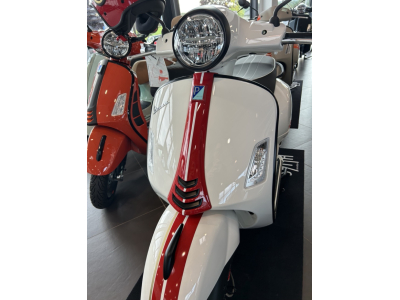 Vespa GTS 300 Racing 60s