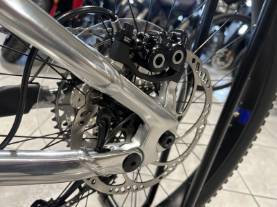 Yamaha Moro 07 30 TH S Rock Shox 160 mm, Magura freins 4 pistons,  PW séries 85 Nm / 500 Wh, 36 V, roue 27,5'', cadre allu, 24 Kg.