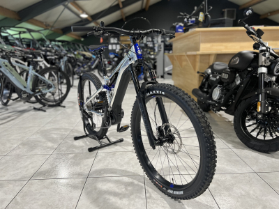 Yamaha Moro 07 30 TH S Rock Shox 160 mm, Magura freins 4 pistons,  PW séries 85 Nm / 500 Wh, 36 V, roue 27,5'', cadre allu, 24 Kg.