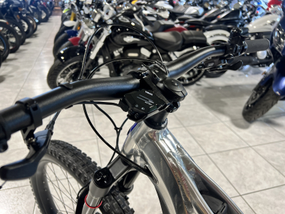 Yamaha Moro 07 30 TH S Rock Shox 160 mm, Magura freins 4 pistons,  PW séries 85 Nm / 500 Wh, 36 V, roue 27,5'', cadre allu, 24 Kg.