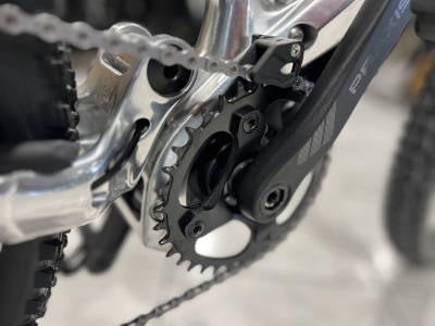 Yamaha Moro 07 30 TH S Rock Shox 160 mm, Magura freins 4 pistons,  PW séries 85 Nm / 500 Wh, 36 V, roue 27,5'', cadre allu, 24 Kg.