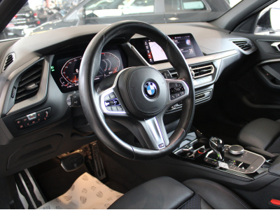 BMW 118 i M SPORT PAKET PANO CUIR NAVI 1 HAND