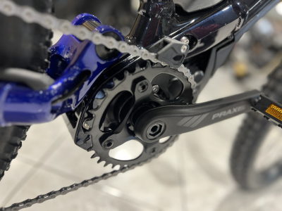 Yamaha Moro 07 S Rock Shox 160 mm, Magura freins 4 pistons,  PW séries 85 Nm / 500 Wh, 36 V, roue 27,5'', cadre allu, 24 Kg. TAILLE M