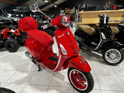 Vespa Primavera 125 RED inclus kit top case 1B00001600R7+606525M+CM273129+B000815