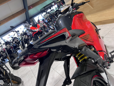 Ultraviolette F77 Mach 2 Recon Turbo Red