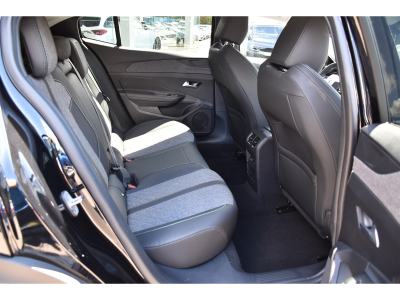 Peugeot 408 1.2 PureTech Allure EAT8