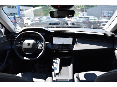 Peugeot 408 1.2 PureTech Allure EAT8