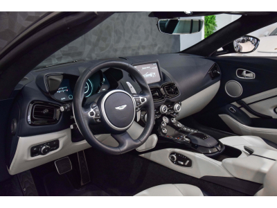 Aston Martin V8 Vantage ROADSTER - Ultramarine Black