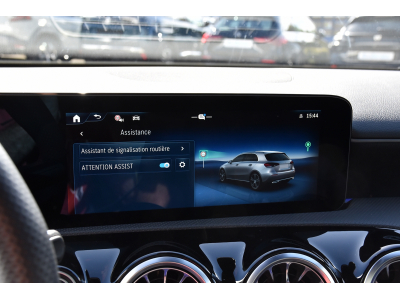 Mercedes-Benz A 200 AMG Line 7G-Tronic