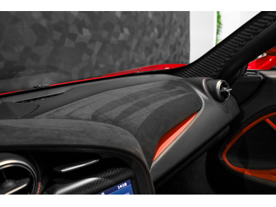 McLaren 720S PERFORMANCE COUPÉ - MEMPHIS RED - SPECIAL PAINT