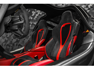 McLaren 720S PERFORMANCE COUPÉ - MEMPHIS RED - SPECIAL PAINT