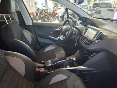 Peugeot 2008 1.6 E-HDI 92 ALLURE, B.AUTO ,1 HAND / 15600KM, CUIR, NAVI, TEMPOMAT, BLUETOOTH,GARANTIE 12 MOIS