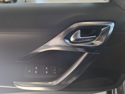 Peugeot 2008 1.6 E-HDI 92 ALLURE, B.AUTO ,1 HAND / 15600KM, CUIR, NAVI, TEMPOMAT, BLUETOOTH,GARANTIE 12 MOIS