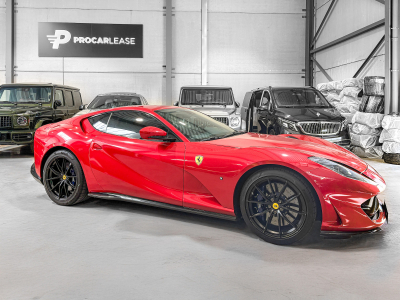 Ferrari 812 Superfast SUPERFAST(COVERING)/1Hd/ RACING SEATS/DISPLAY/CARBON/ 20*/LIFT VOLL