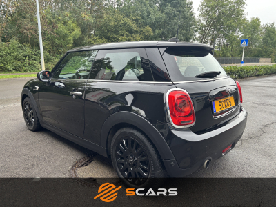 MINI Cooper 1.5 136cv Automat. Carbon Black Color Line