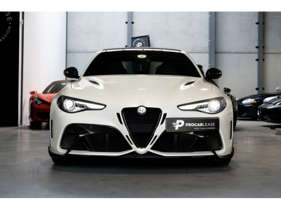 Alfa Romeo Giulia Quadrifoglio GTA 2.9 V6 AT /5 SEATS /VOLL CARBON/  AKRAPOVIC /