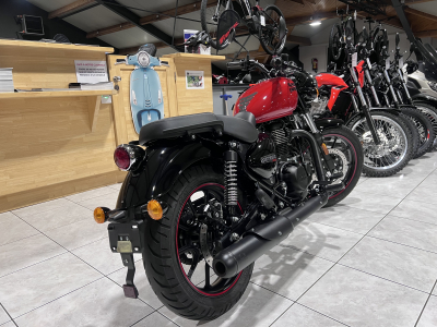 Royal Enfield Meteor 350 FIREBALL RED