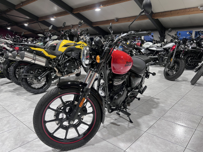 Royal Enfield Meteor 350 FIREBALL RED