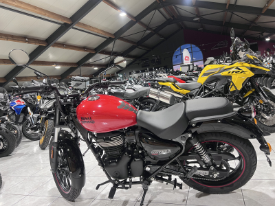 Royal Enfield Meteor 350 FIREBALL RED