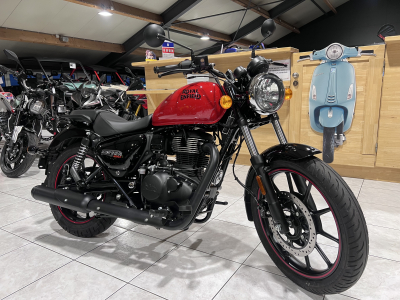 Royal Enfield Meteor 350 FIREBALL RED