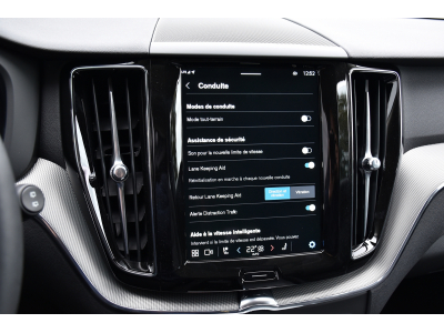 Volvo XC60 2.0 B5 MHEV AWD Plus Dark