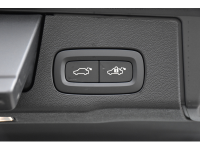 Volvo XC60 2.0 B5 MHEV AWD Plus Dark