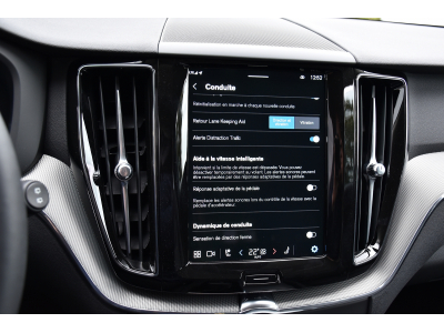 Volvo XC60 2.0 B5 MHEV AWD Plus Dark