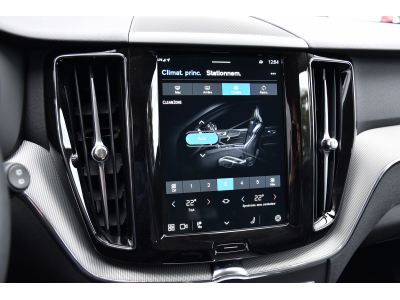 Volvo XC60 2.0 B5 MHEV AWD Plus Dark