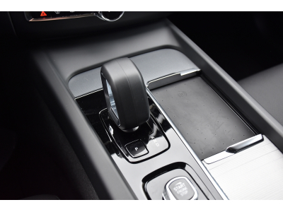 Volvo XC60 2.0 B5 MHEV AWD Plus Dark