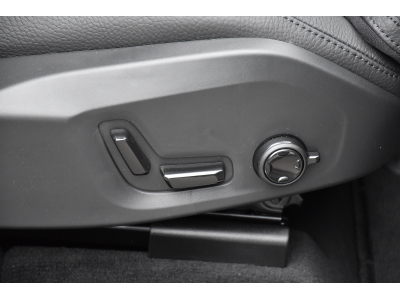 Volvo XC60 2.0 B5 MHEV AWD Plus Dark