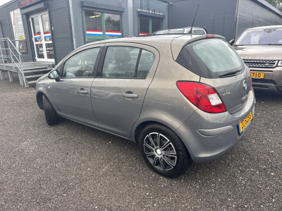 Opel Corsa 1.4 100CV AUTO