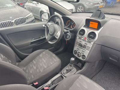 Opel Corsa 1.4 100CV AUTO