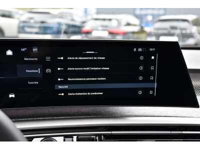 Peugeot 5008 GT Hybrid 145 e-DSC6