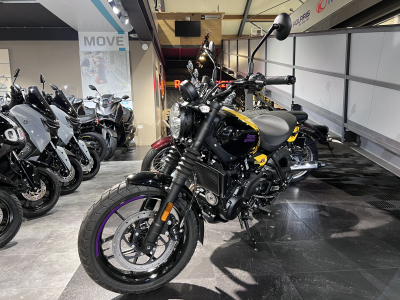 Royal Enfield Guerrilla 450 Yellow Ribbon