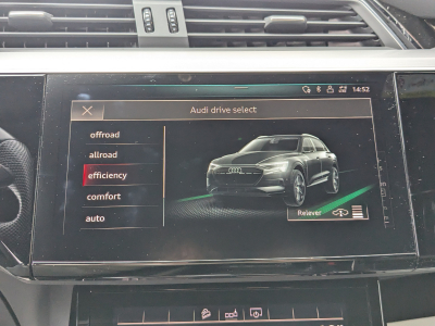 Audi e-tron 71 kWh 50 Quattro S line - autonomie 320 kms