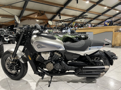 QJ Motor SRV 600 V