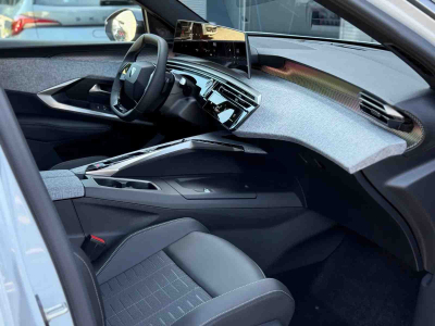 Peugeot 3008 1.2 Hybrid 145 E-DSC6 GT