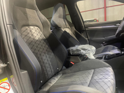 Volkswagen Golf GOLF 8 2.0 TDi/ FACELIFT/R-Line /HUD/DSG/TO//LED/AHK
