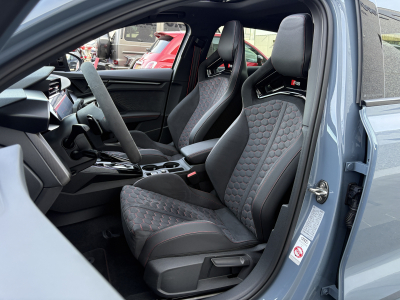 Audi RS3 Sportback 2.5 TFSI quattro/PERF/CARBONE/Pano/ /19/HUD/CAM/SONO/MATRIX