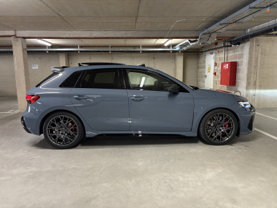 Audi RS3 Sportback 2.5 TFSI quattro/PERF/CARBONE/Pano/ /19/HUD/CAM/SONO/MATRIX