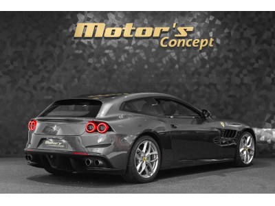 Ferrari GTC4Lusso T V8