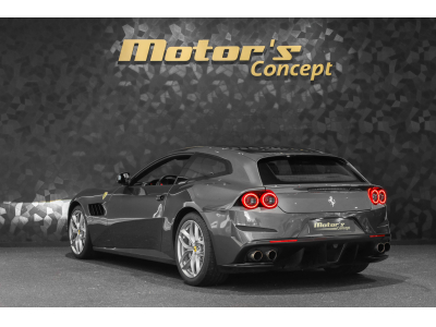 Ferrari GTC4Lusso T V8