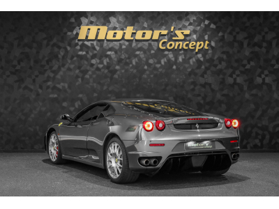 Ferrari F430 Coupé - GRIGIO SILVERSTONE / ROSSO