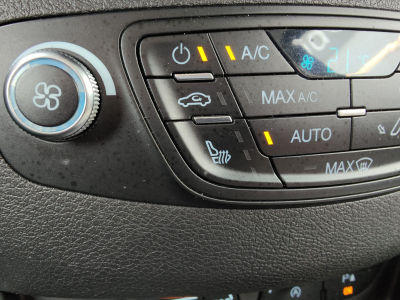 Ford Tourneo Connect 1.5 TDCI GPS CARPLAY CAMERA SIEGES CHAUFFANTS