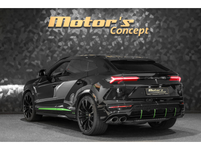 Lamborghini Urus V8 - NERO HELENE / VERDE