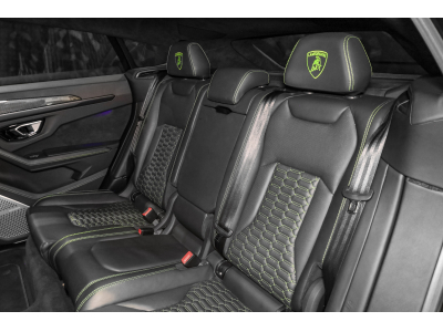 Lamborghini Urus V8 - NERO HELENE / VERDE