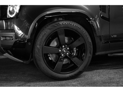 Land-Rover Defender P525 V8 EDITION