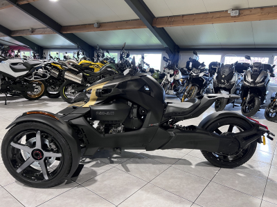 Can-Am Ryker 900 SPORT