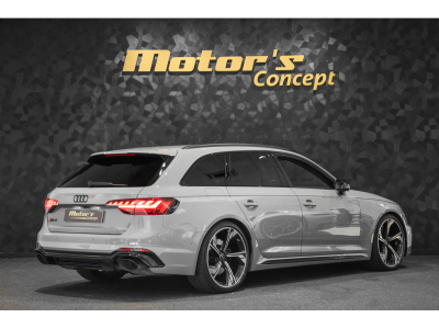 Audi RS4 AVANT 2.9 V6 QUATTRO